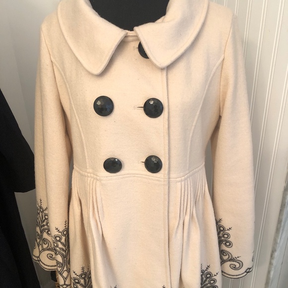 Cream and Black Embroidered European Luxury Wool Coat - Picture 1 of 5